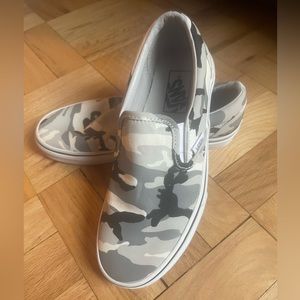 Vans Camo Slip-On Women’s 7.5